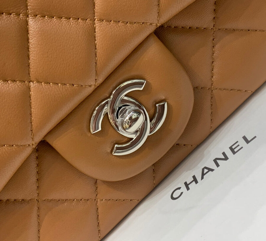Louis Vuitton Flap Bag brown – front view