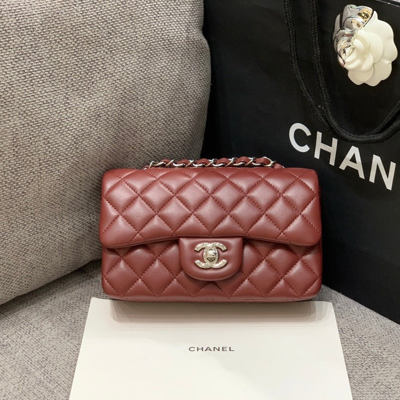 Louis Vuitton Flap Bag silver – front view