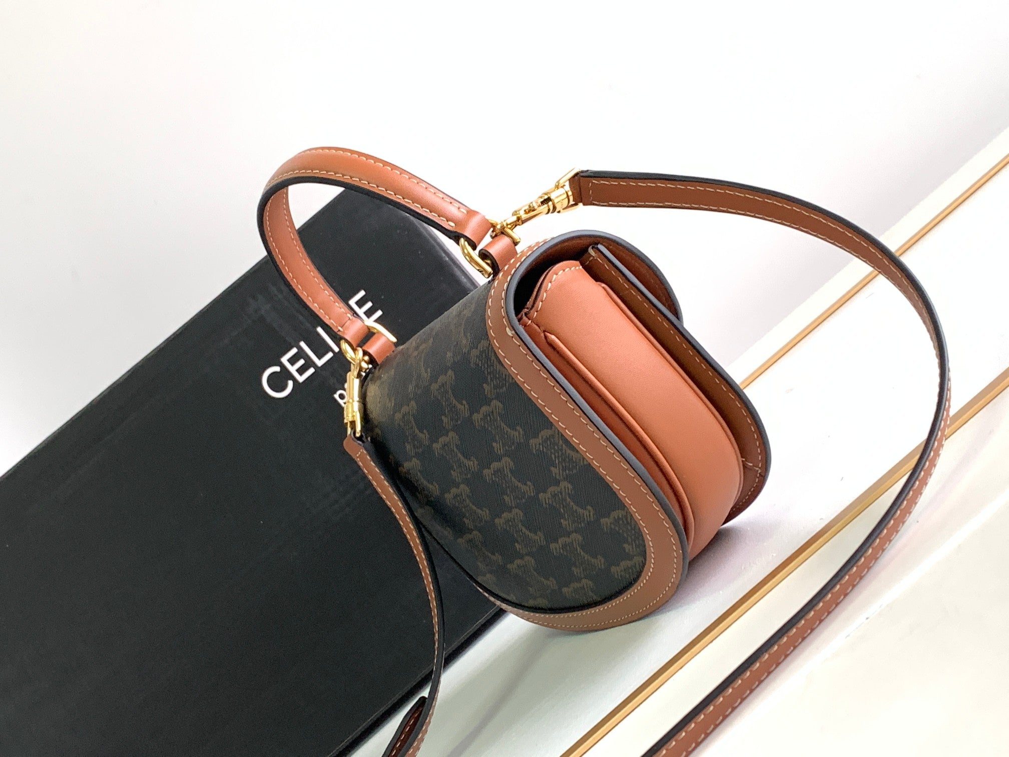TEEN Chain Besace Triomphe 15.5cm Brown MONOGRAMA AND Calfskin TAN