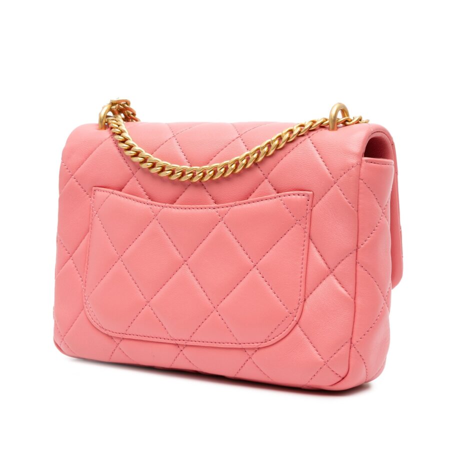 Chanel Shoulder Bag pink – front view
