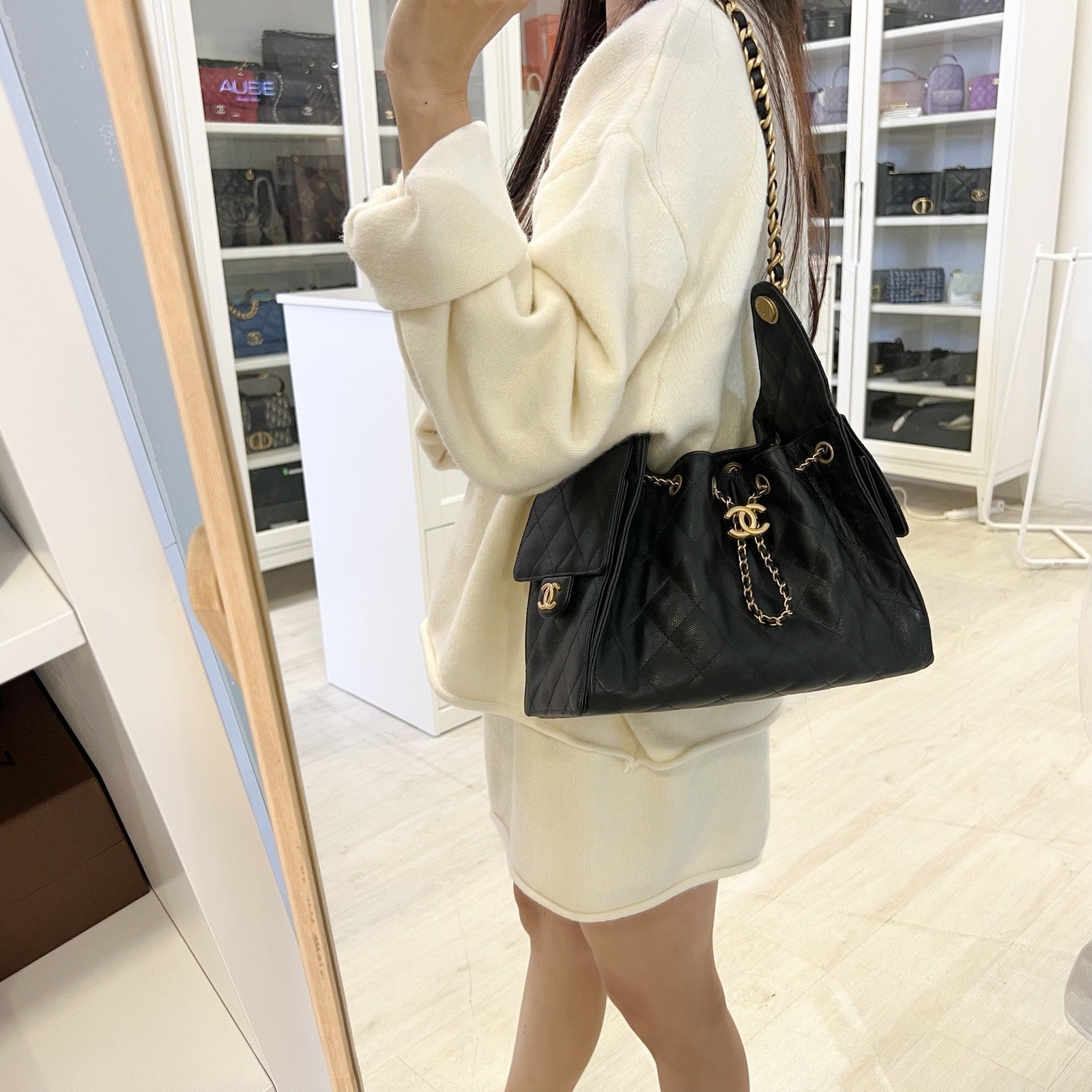 [Like New - Local Set - Mar ] Chanel 25 Bolso Hobo pequeño en piel Caviar Negra y AGHW (Model: )