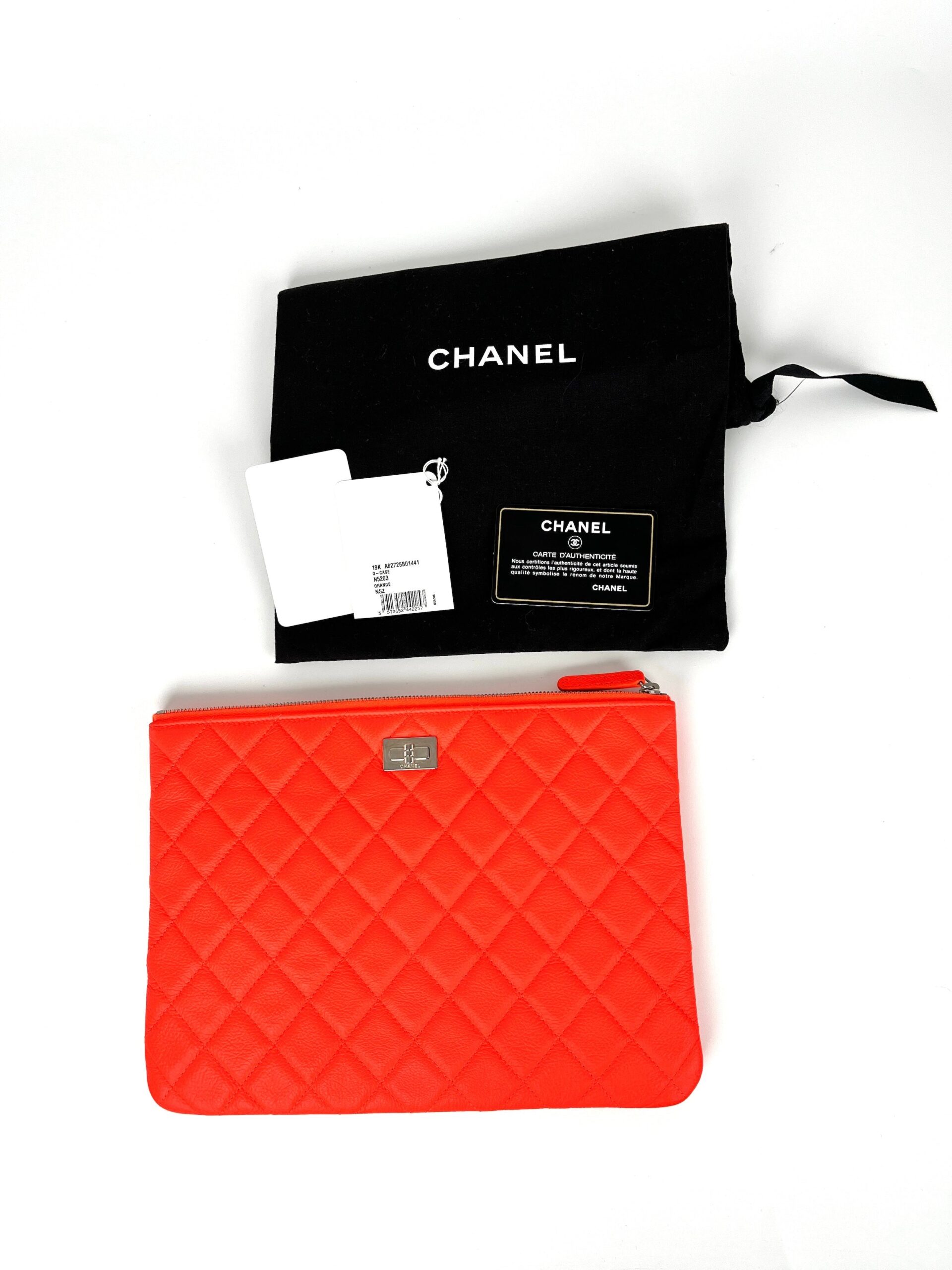CHANEL Reissue 2.55 O Case Goatskin Medium Fluorescent Neon Orange Quilted Bolso clutch