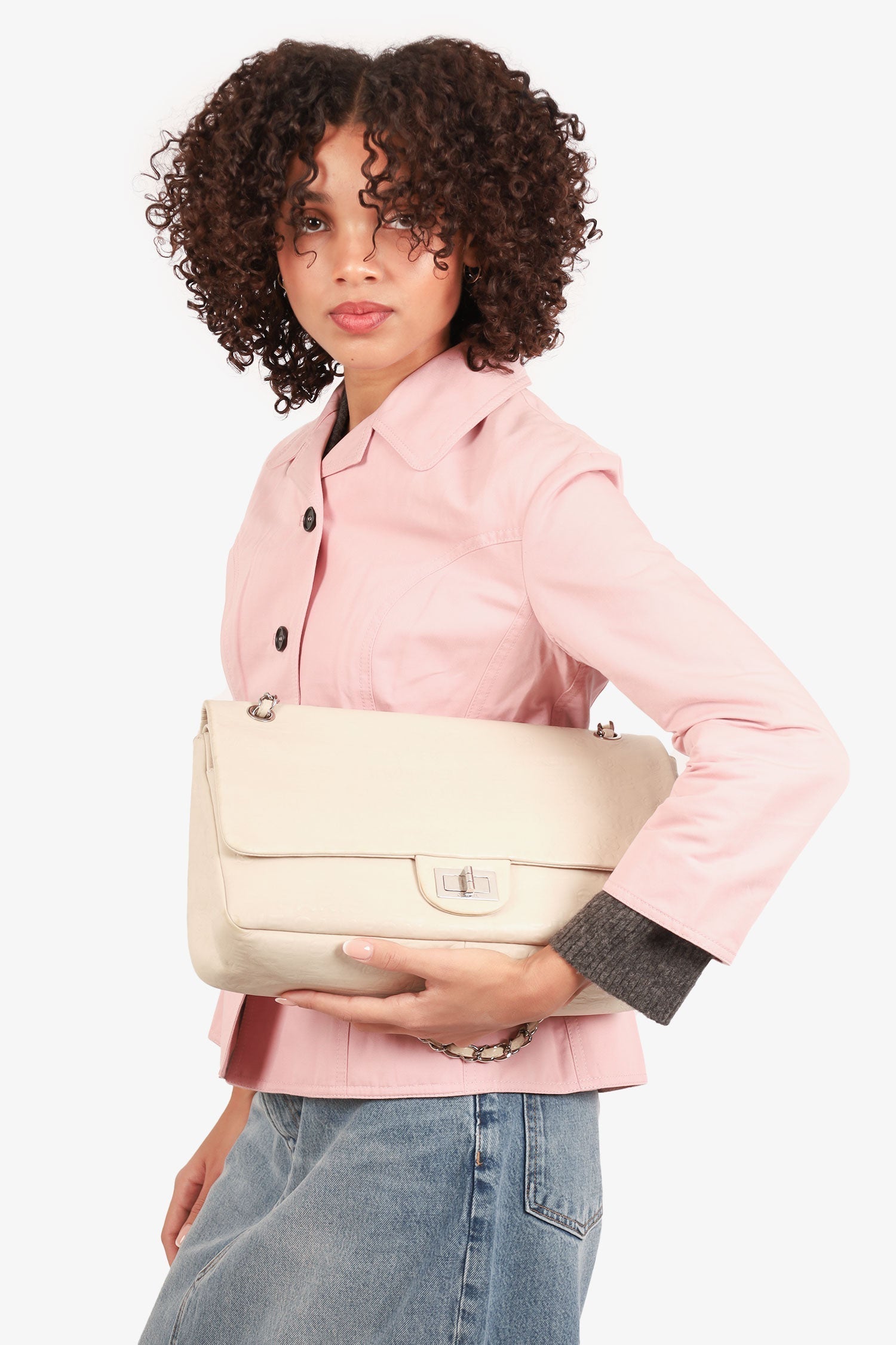 Chanel -09 Bolso Flap Unlimited Reissue 228 de piel de becerro grabada Blanco