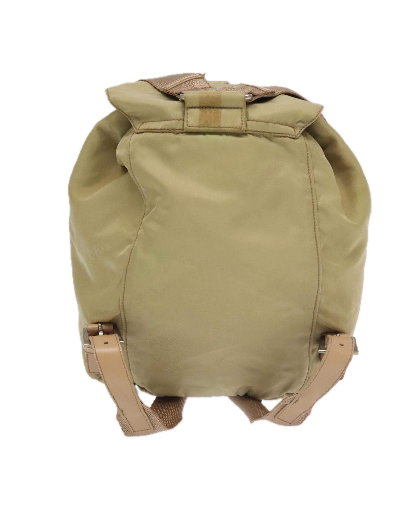 Mochila de nailon con detalles plateados