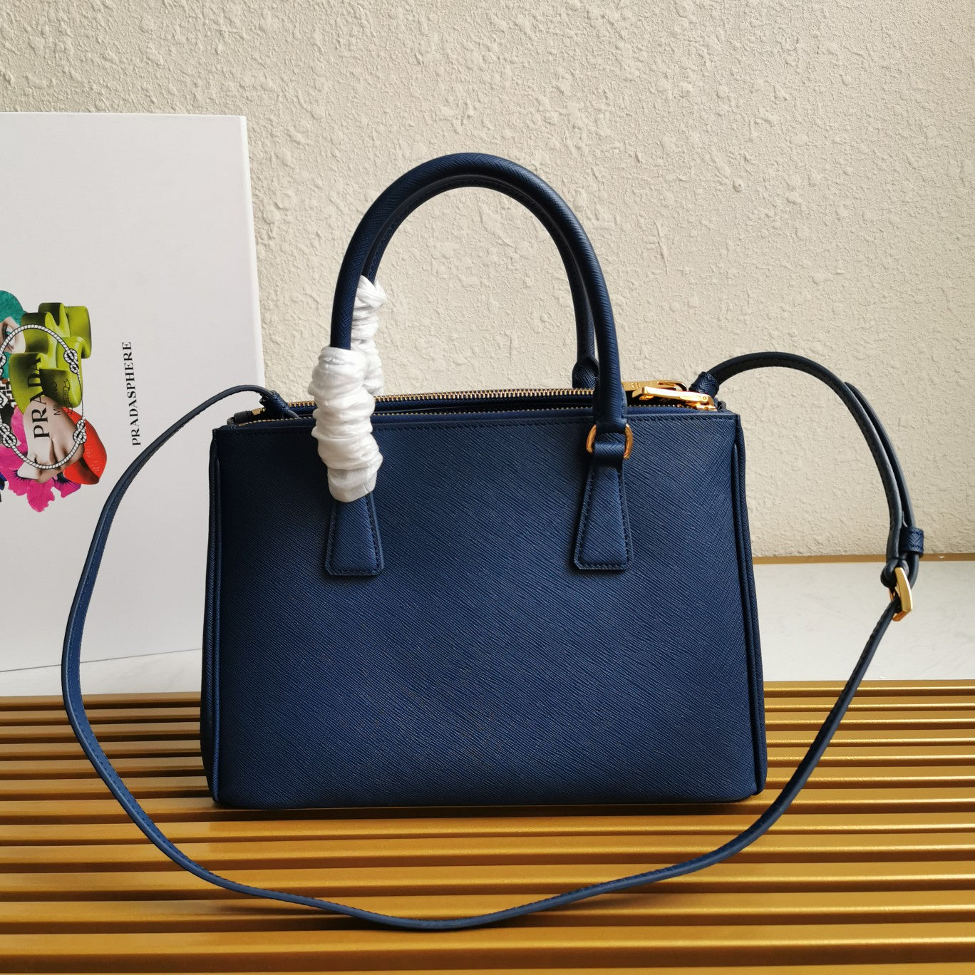 PRA GALLERIA 28 BAG EN CUERO SAFFIANO AZUL MARINO