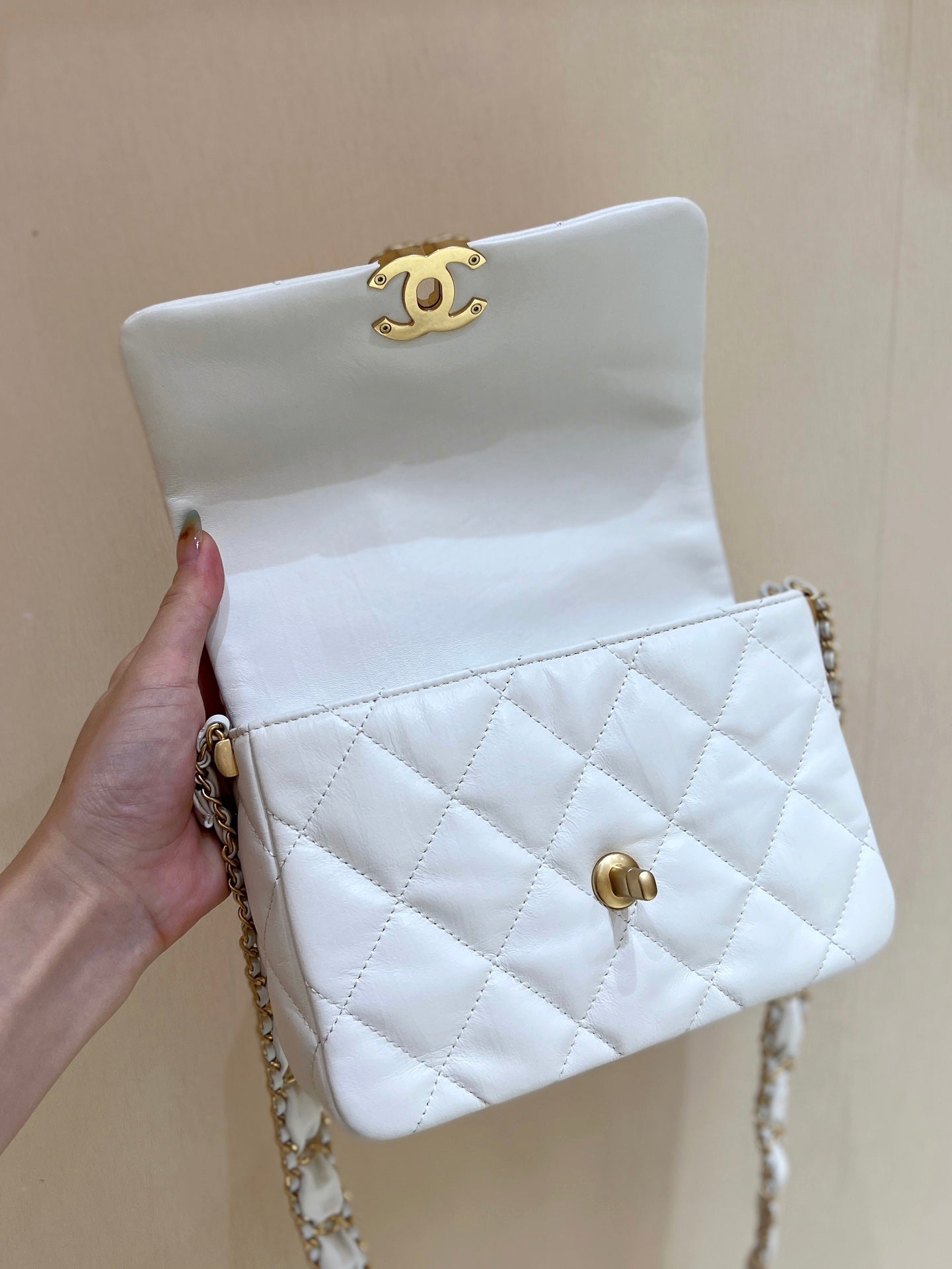 19 Bolso de solapa 20 Blanco BODIN Piel de becerro Herrajes dorados