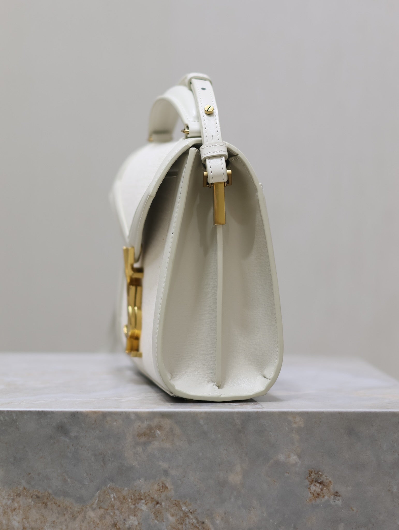 CASSANDRA Mini TOP HANDLE BAG 20 IN Blanco CANVAS AND Cuero TRIM